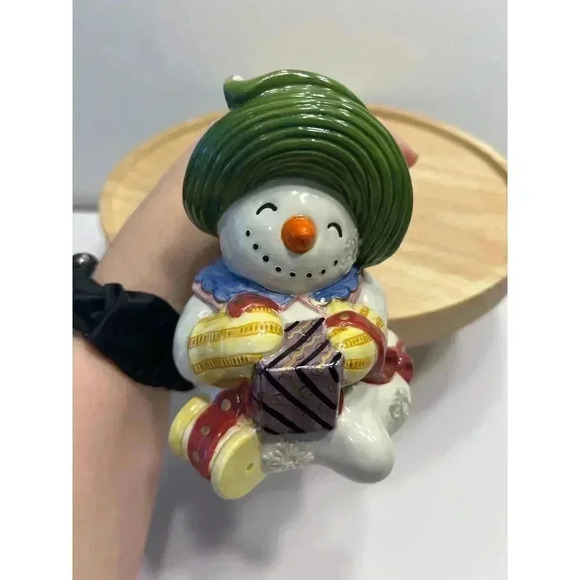 Fitz and Floyd Snowman Creamer from Frosty Folks Collection Holding Gift - Picture 5 of 7